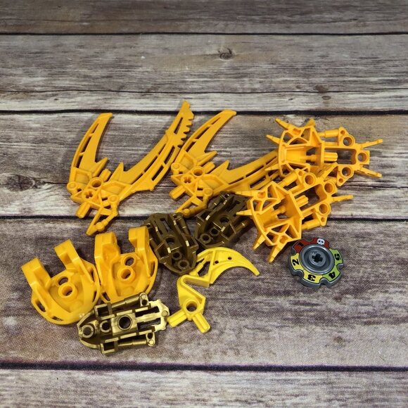 LEGO Bionicle Toa Mata Nui Warriors 8998 Pieces Parts Technic Weapons, Covers - Picture 7 of 9